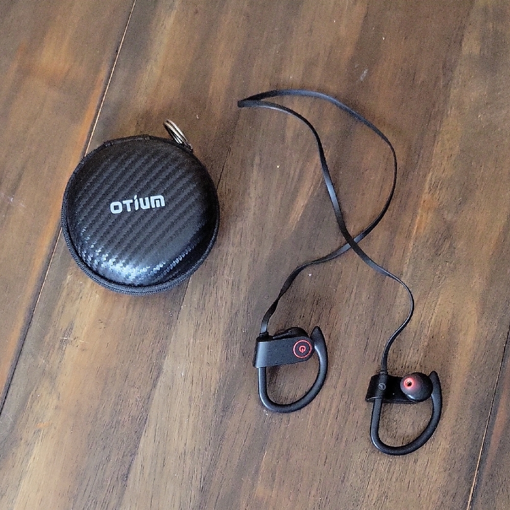 Otium Black Wireless Earbuds with Case